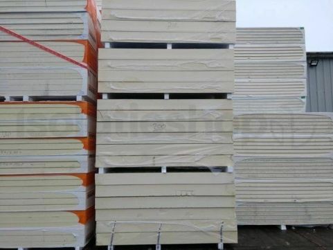 Polyuréthane (PIR) expansée choix B double face aluminium 2400x1200x200mm Rd: 9,09 (2,88m2)